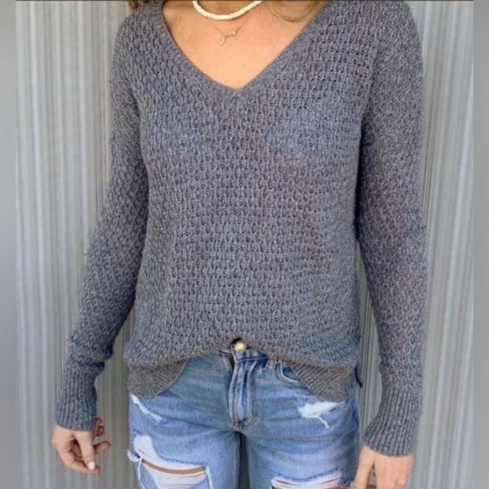 American Eagle Outfitters V-neck Waffle Knit Sweater - size small